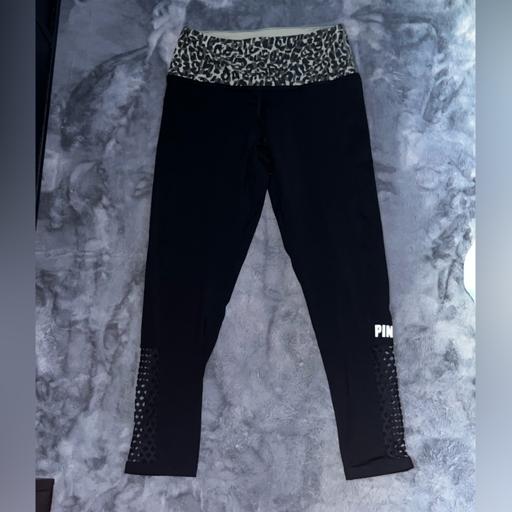 PINK Victoria’s Secret leggings